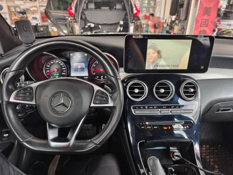 Mercedes BenZ GLC250